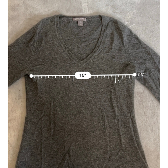 Women's Charter Club gray Cashmere V-Neck Sweater SMALL - Picture 6 of 7